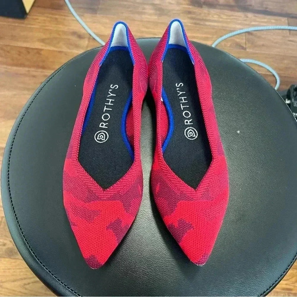 Rothy’s Woman’s The Point In Red Camo Flats w8/5 - Picture 2 of 12